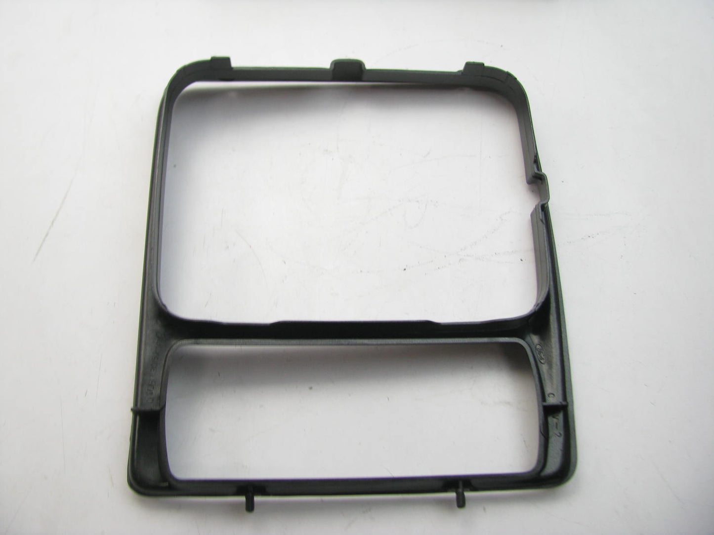 NEW - OEM Ford D9UZ-13064-A Headlight Headlamp Door - Front Right