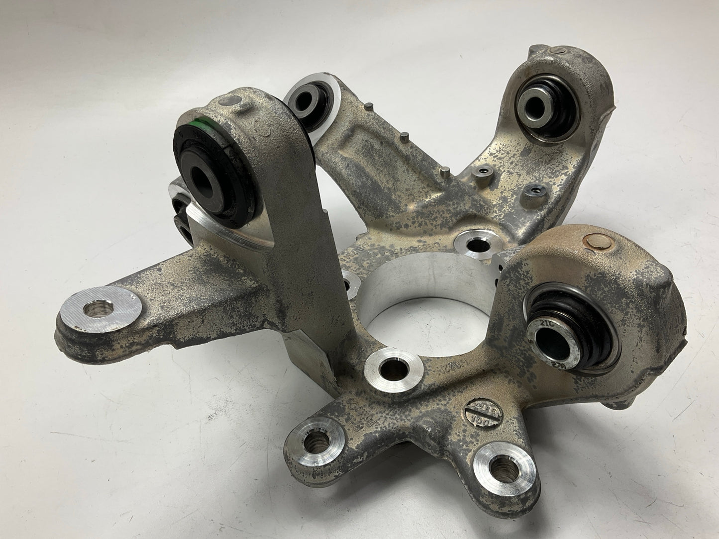 NEW - OEM Ford DB5Z-5B758-B Rear Right Knuckle Assembly For 2011-2019 Explorer