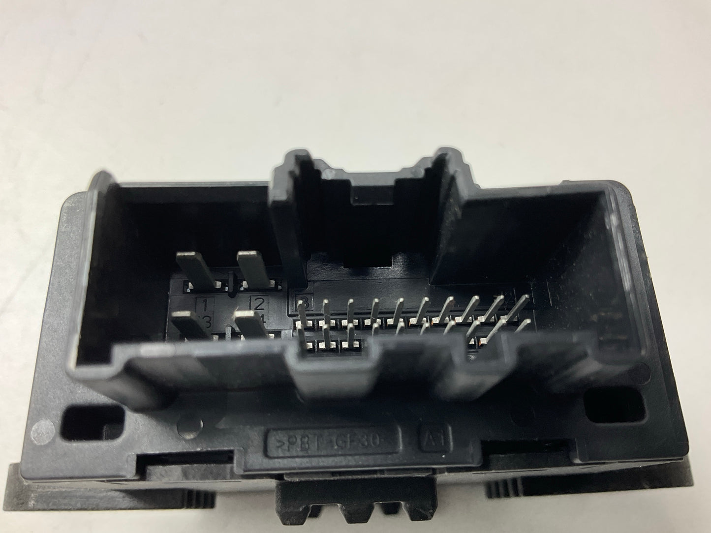 NEW OEM Ford DG9Z-14B291-BA Rear Power Window Control Unit Module DG9T-14B534-BE