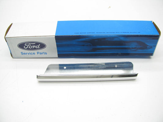 NOS Ford E0MY-5440358-A Lower Back License Plate Panel Vertical Moulding Trim