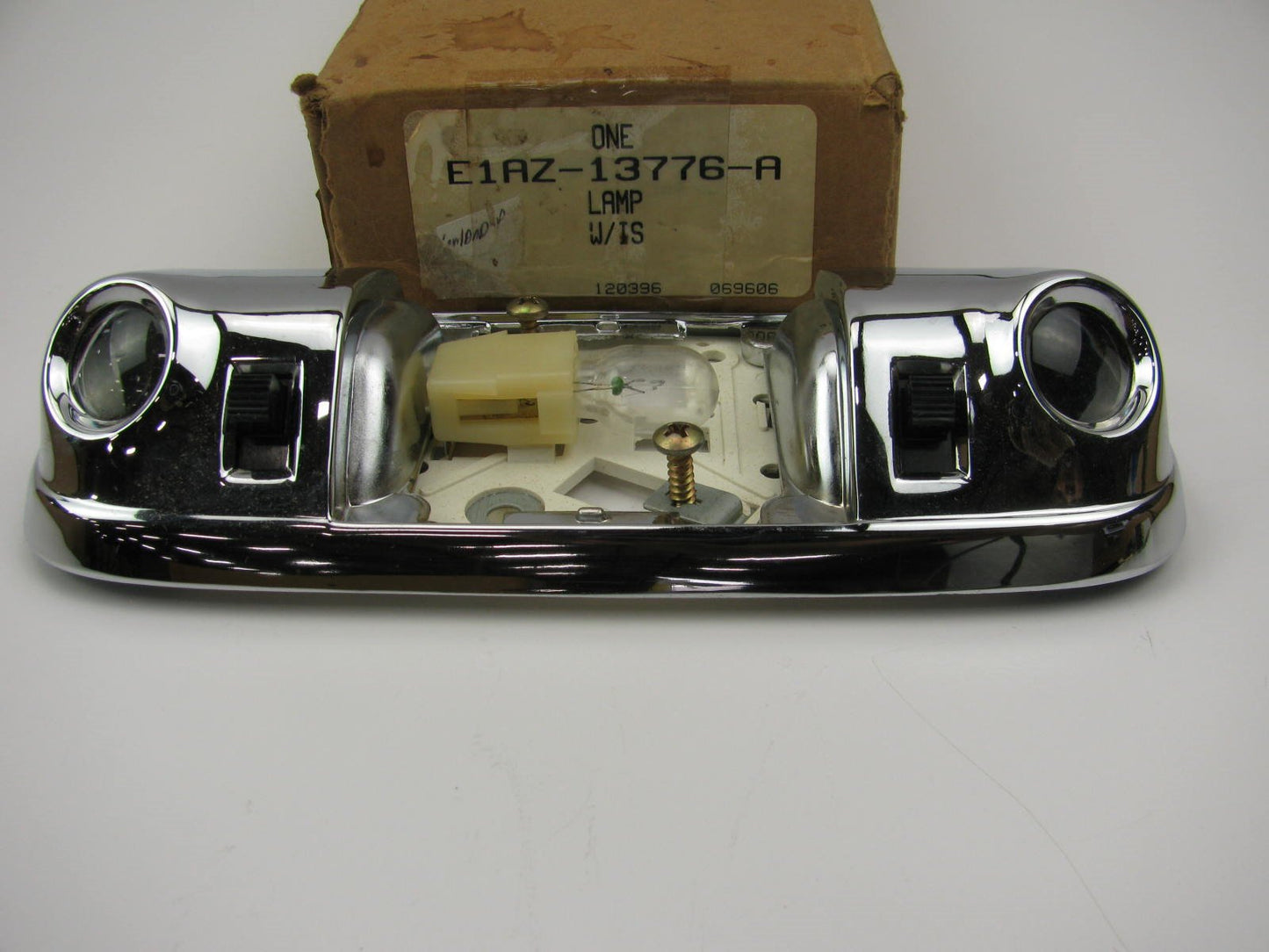 NEW - OEM Ford E1AZ-13776-A Interior Dome Map Light 1980-1991 LTD Crown Victoria
