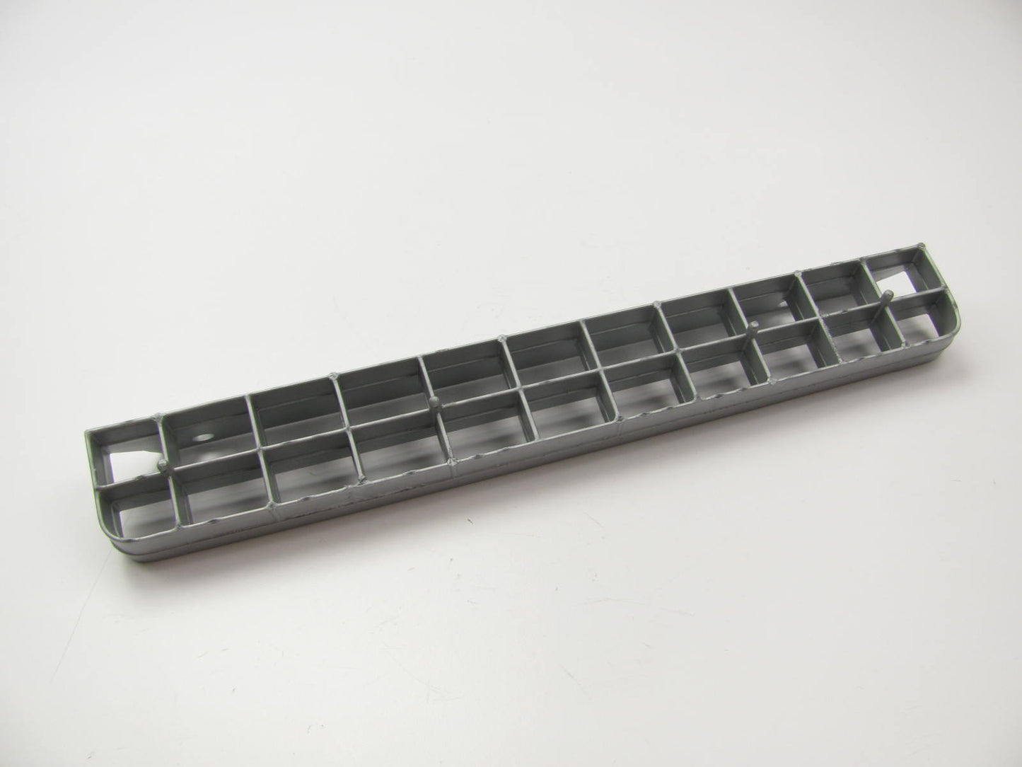 NEW - OEM Ford E1AZ-17B968-B Front Left Bumper Grille 1981 LTD