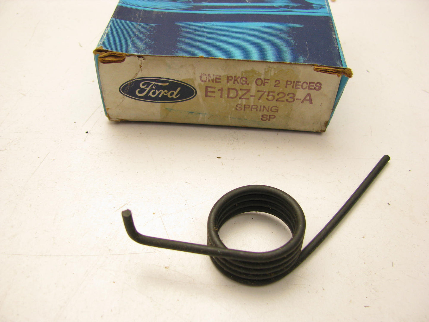 NEW - OEM Ford E1DZ-7523-A Clutch Release Rod Retracting Spring 1981-88 Mustang