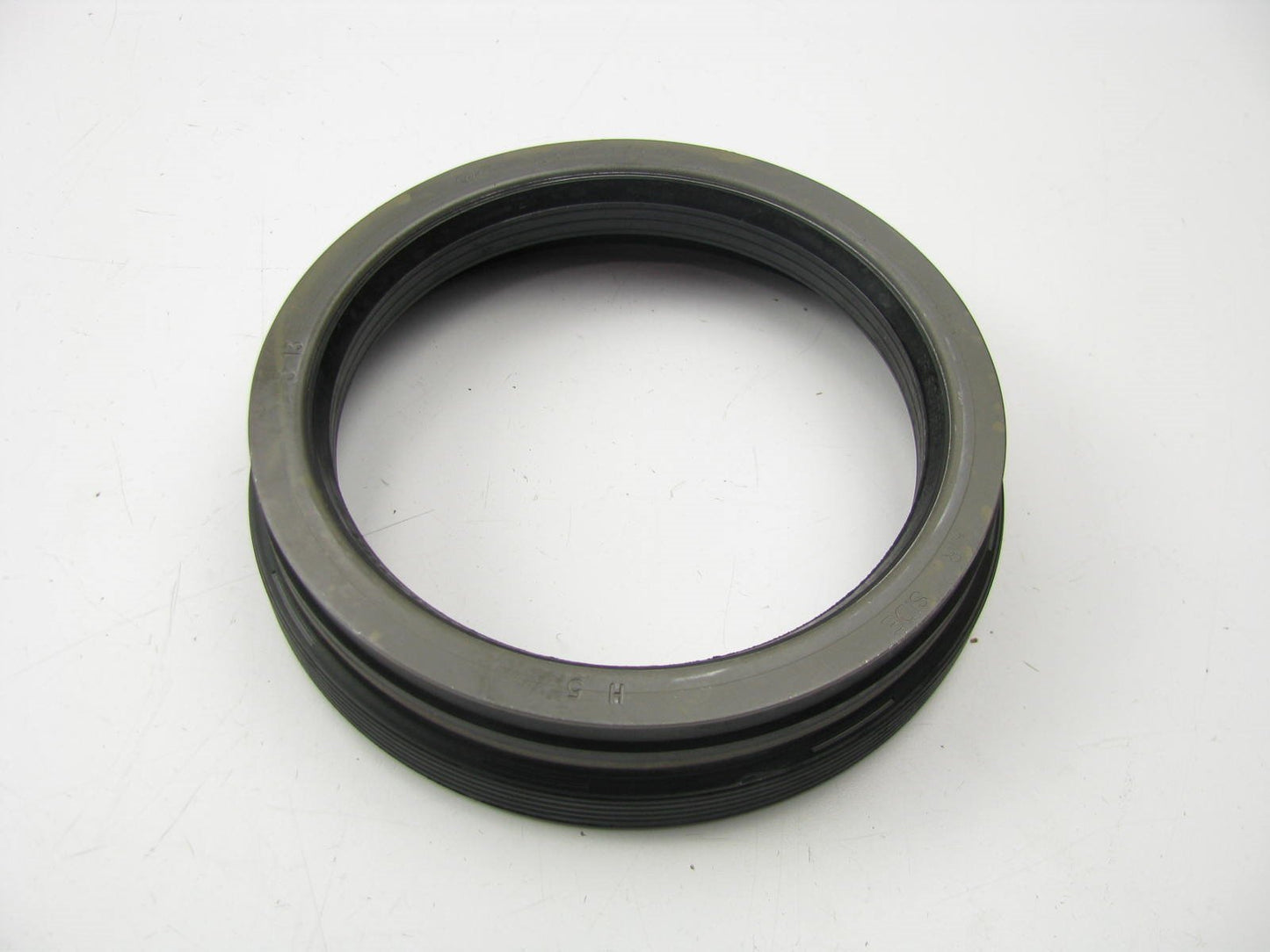 NEW - OEM Ford E1HZ-1175-A Rear Inner Wheel Seal Replaces 370003A