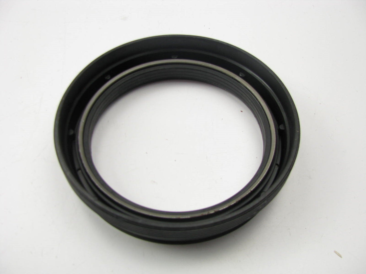 NEW - OEM Ford E1HZ-1175-A Rear Inner Wheel Seal Replaces 370003A