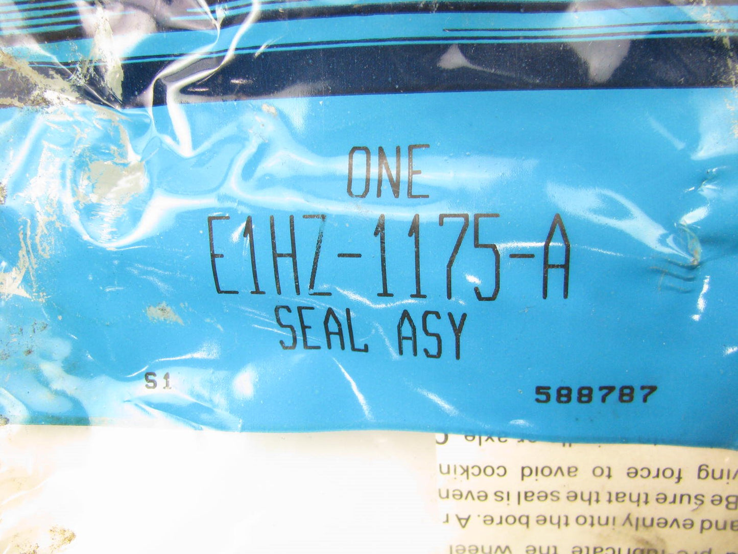 NEW - OEM Ford E1HZ-1175-A Rear Inner Wheel Seal Replaces 370003A