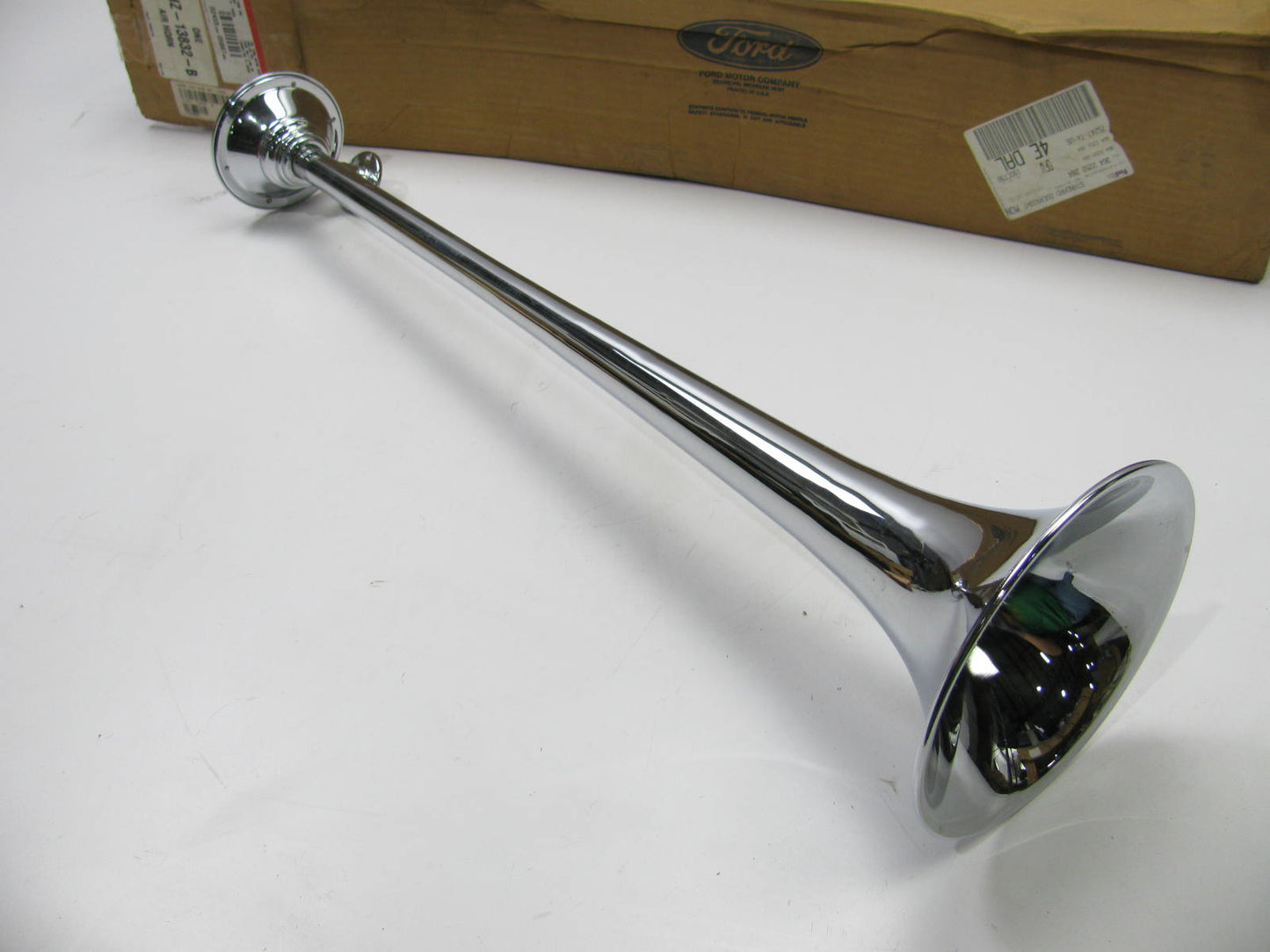 NEW - OEM Ford E1HZ-13832-B Grover Air Horn 1981-1985 L-Series, 30'' Long