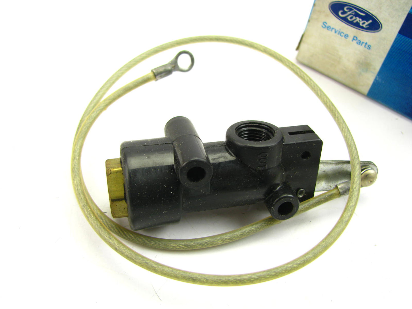Ford E1HZ-13910-A Air Horn Control Valve 1981-1989 L-LN-LNT-LT-LTL-LTS 600/900