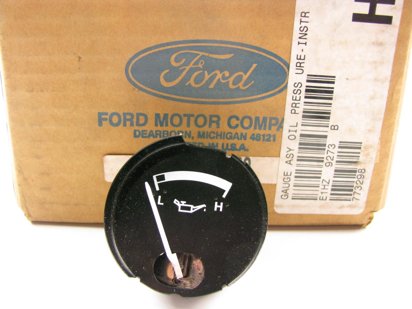 NOS OEM Ford E1HZ-9273-B Oil Pressure Gauge - 1981 Medium / Heavy Truck