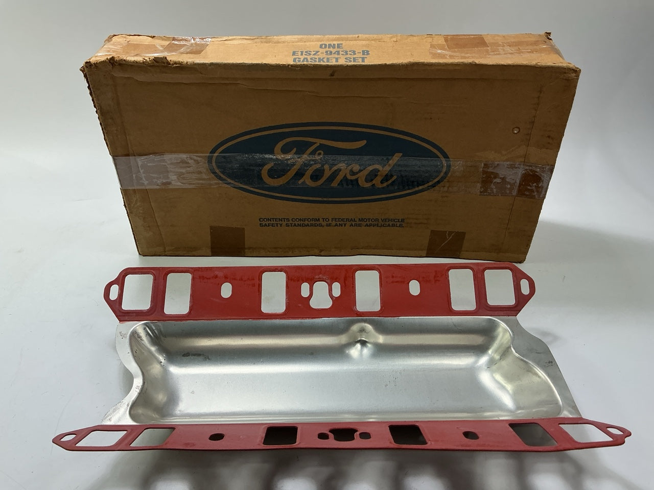 NEW - OEM Ford E1SZ-9433-B Engine Valley Pan Gasket For 1980-1981 4.2L-V8