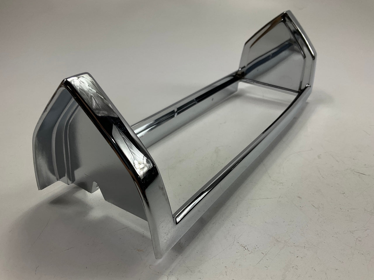 NOS - OEM Ford E1VY-13210-A Parking Lamp Door 1980-83 Mark VI, 1982-84 Town Car