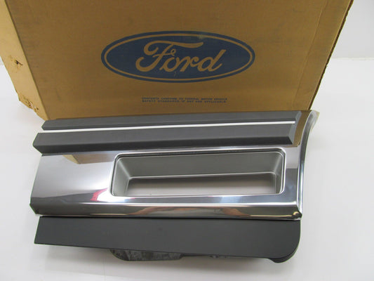 NOS OEM Front Left Fender Molding Moulding For 1982-1986 Lincoln Continental
