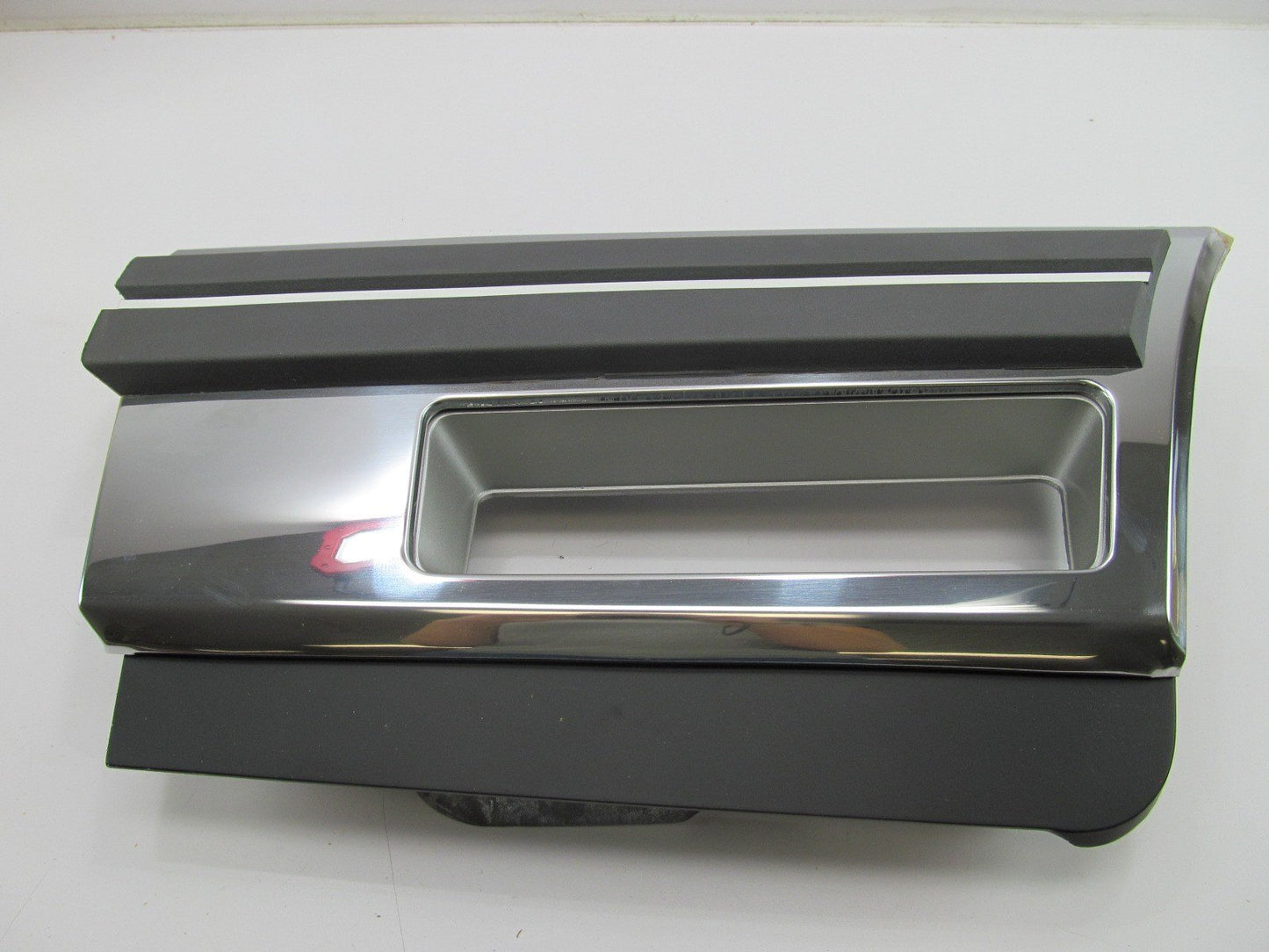 NOS OEM Front Left Fender Molding Moulding For 1982-1986 Lincoln Continental