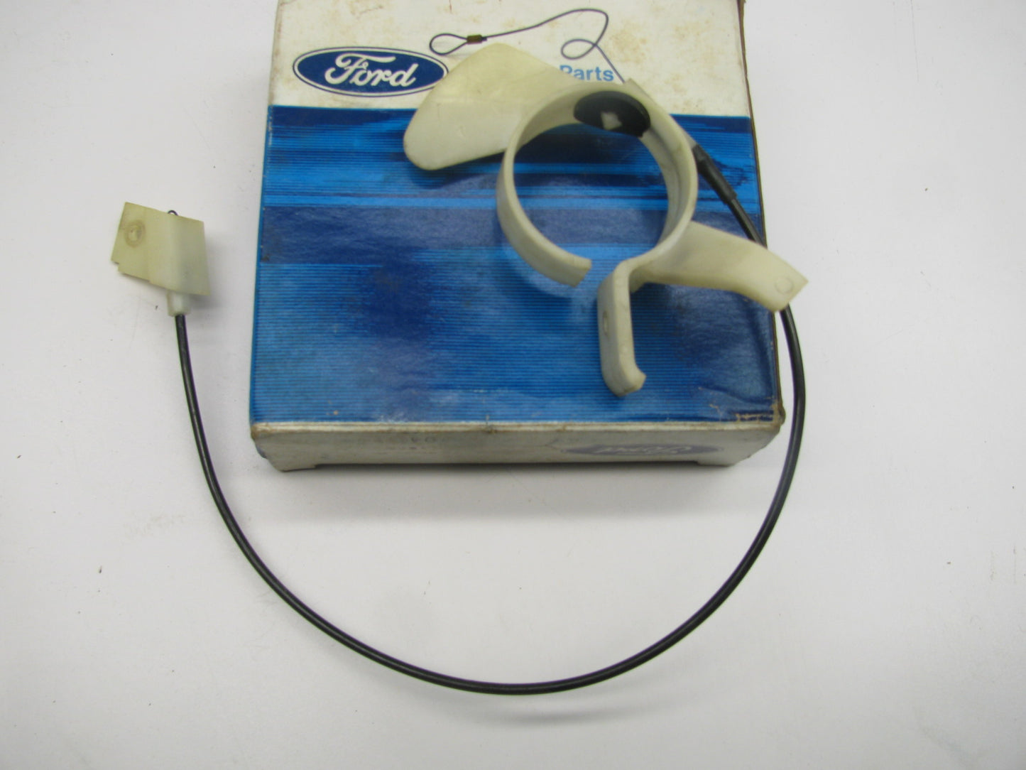 NOS OEM Ford E25Y-7E363-A Transmission Shift Indicator Cable 82-87 Continental