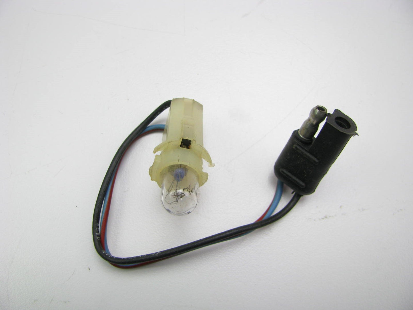 NEW - OEM Ford E2HZ-13A719-A Instrument Panel Lamp Socket & Wiring