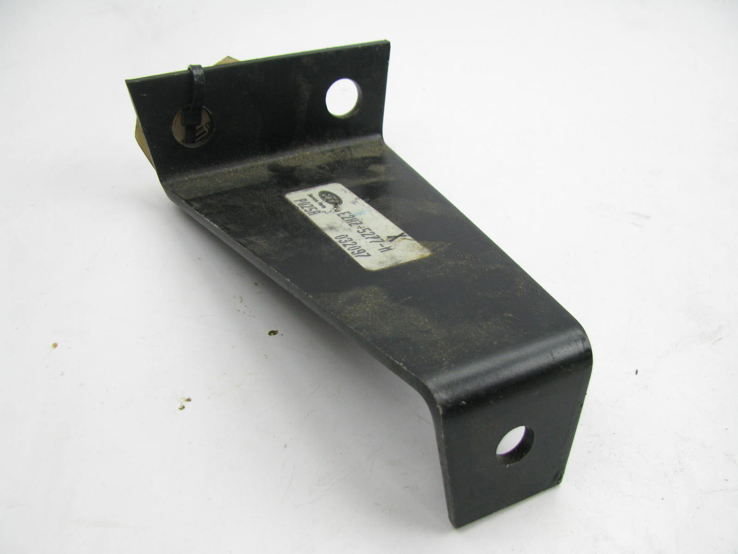 NEW GENUINE OEM Ford E2HZ-5277-M Muffler Support 1982 Ford 600/900 Series