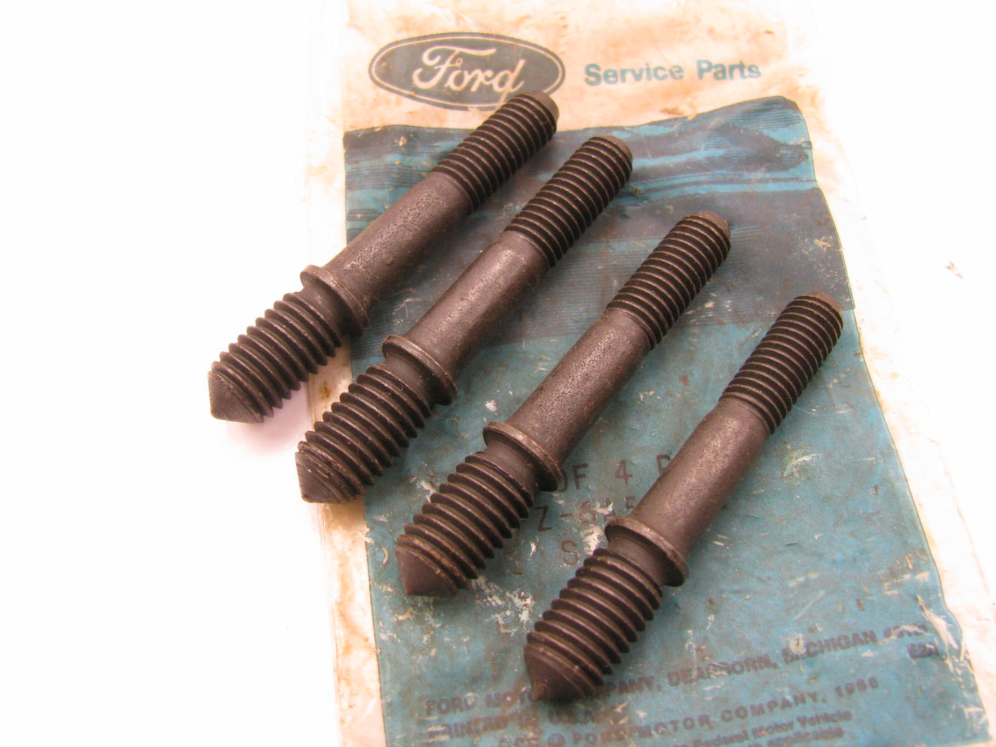 (4) NEW - OEM Ford E3FZ-6A527-A Engine Rocker Arm Stud 1985-1986 1.9L