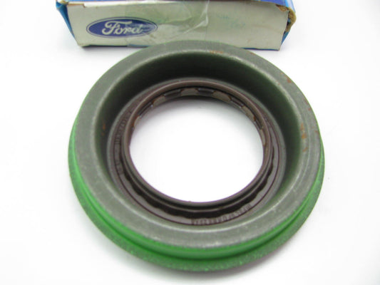 New OEM Ford Medium Heavy Truck Oil Seal & Retainer Assembly Eaton Differential