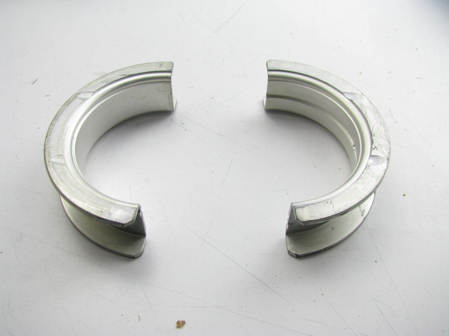 NEW OEM Ford E3TZ-6337-A Center Main Bearing PAIR ONLY 1992-1994 7.3L DIESEL V8