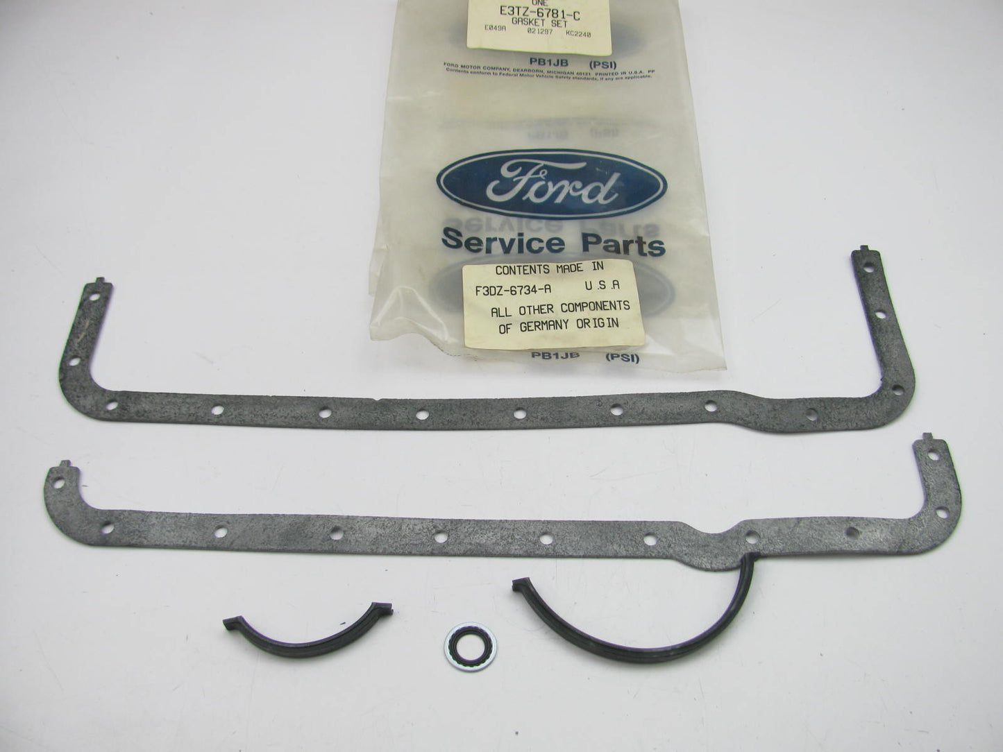 NEW - OEM Ford E3TZ-6781-C Engine Oil Pan Gasket Set 1983-1986 Ranger 2.8L 2.9L
