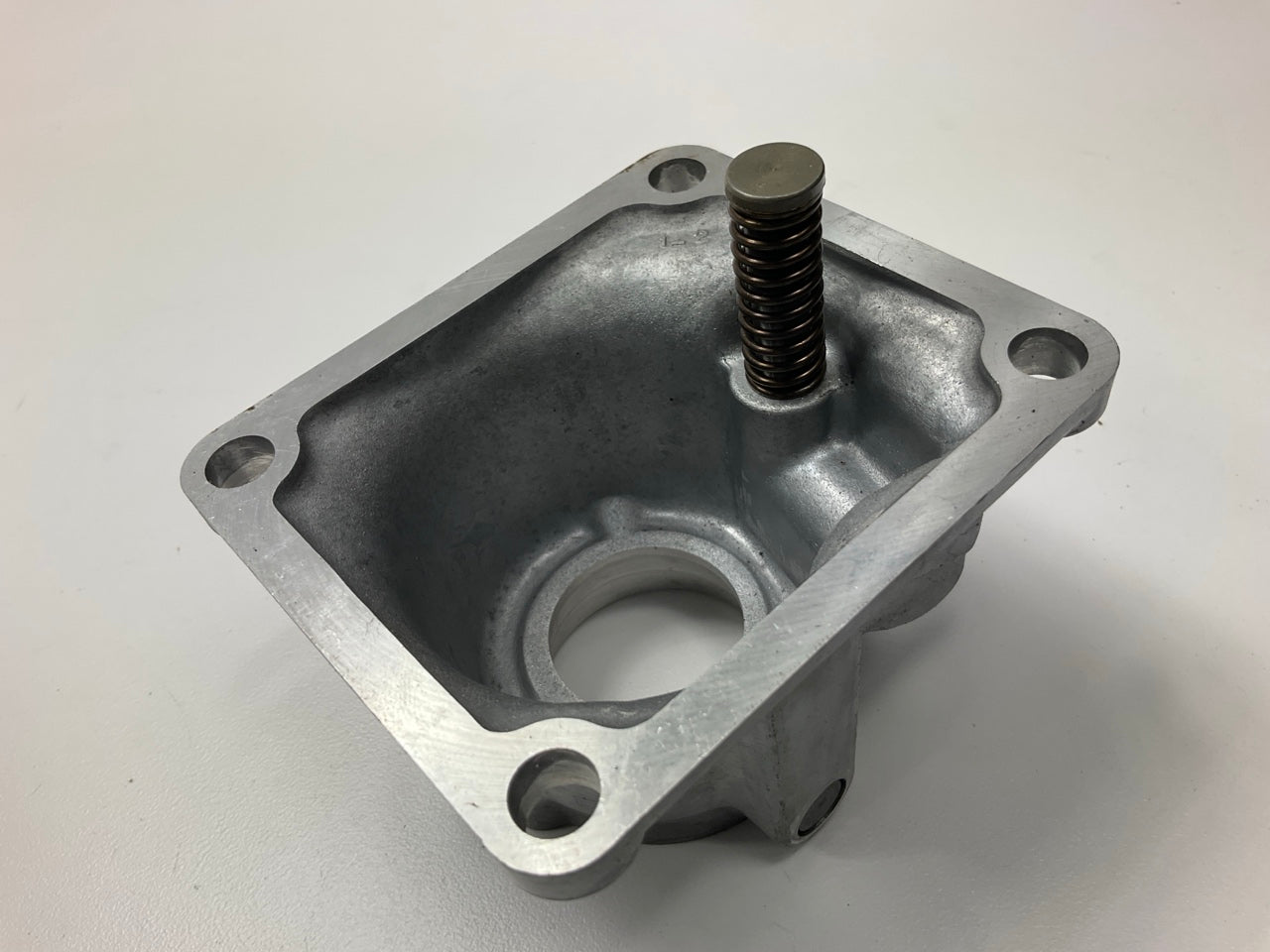 NEW - OEM Ford E3TZ-7203-B Manual Transmissions Shifter Housing 1984 Ranger TK5