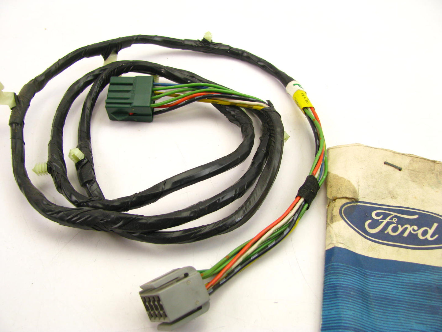 NEW - OEM Ford E3VY-19A093-A Radio Speaker Fader Controil Wiring Harness