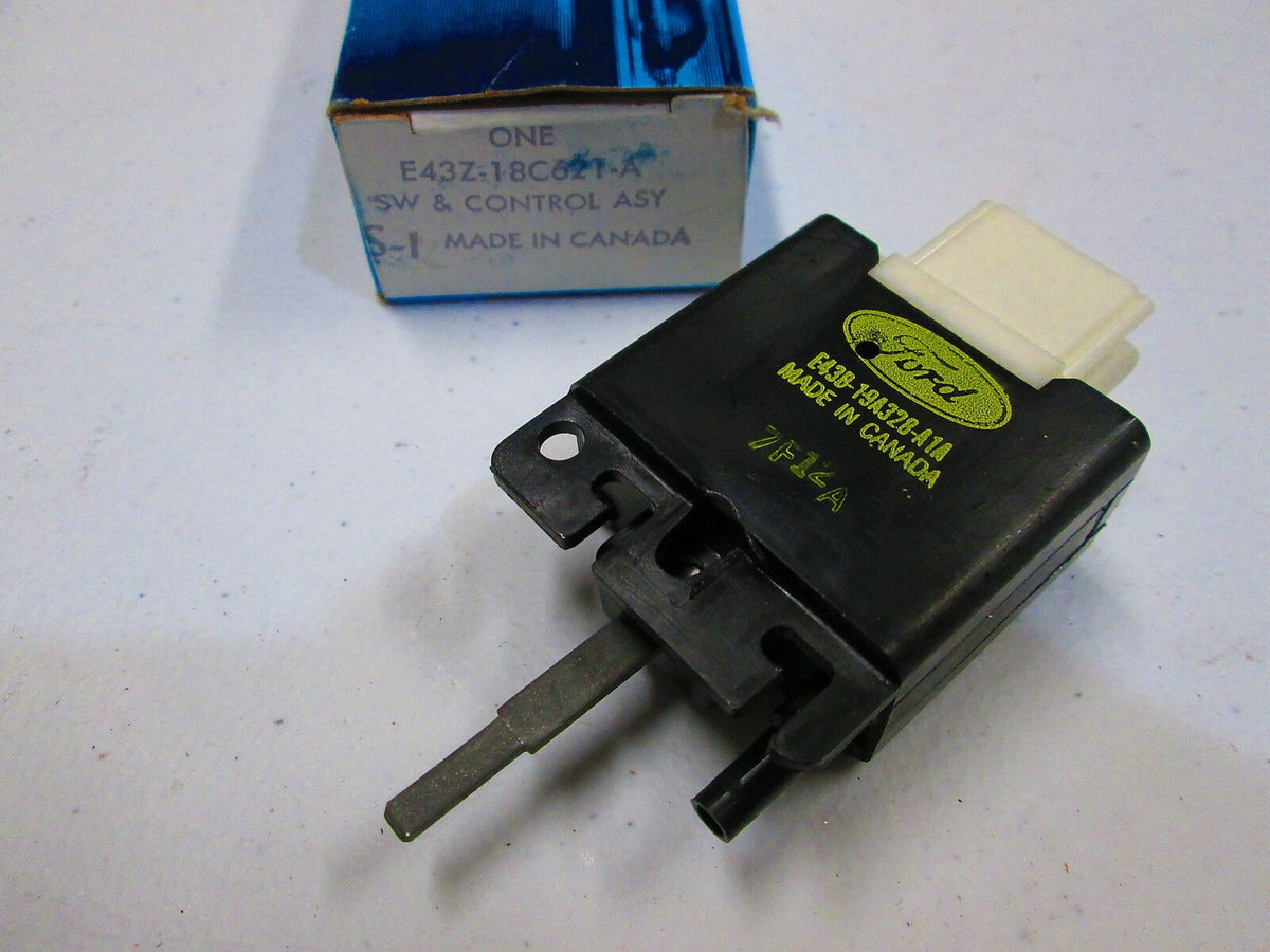 NEW - OEM Ford E43Z-18C621-A Rear Window Defroster Switch