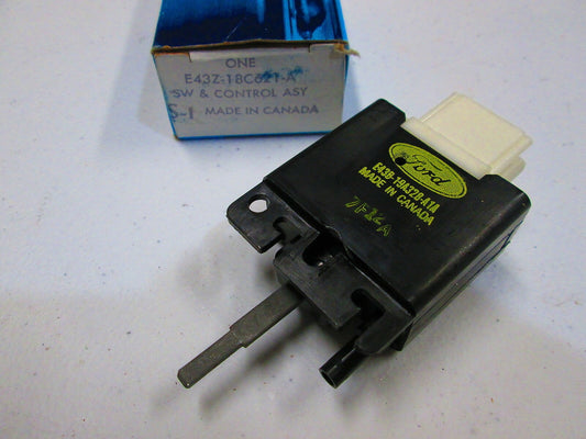NEW - OEM Ford E43Z-18C621-A Rear Window Defroster Switch