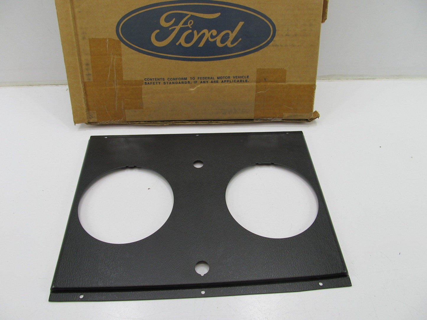 1984-1990 LTS8000 LN9000 TRUCK OEM Ford Instrument Cluster Bezel  E4HZ-10876-H