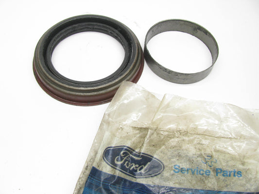 NEW - OEM Ford E4HZ-1175-A Rear Wheel Seal