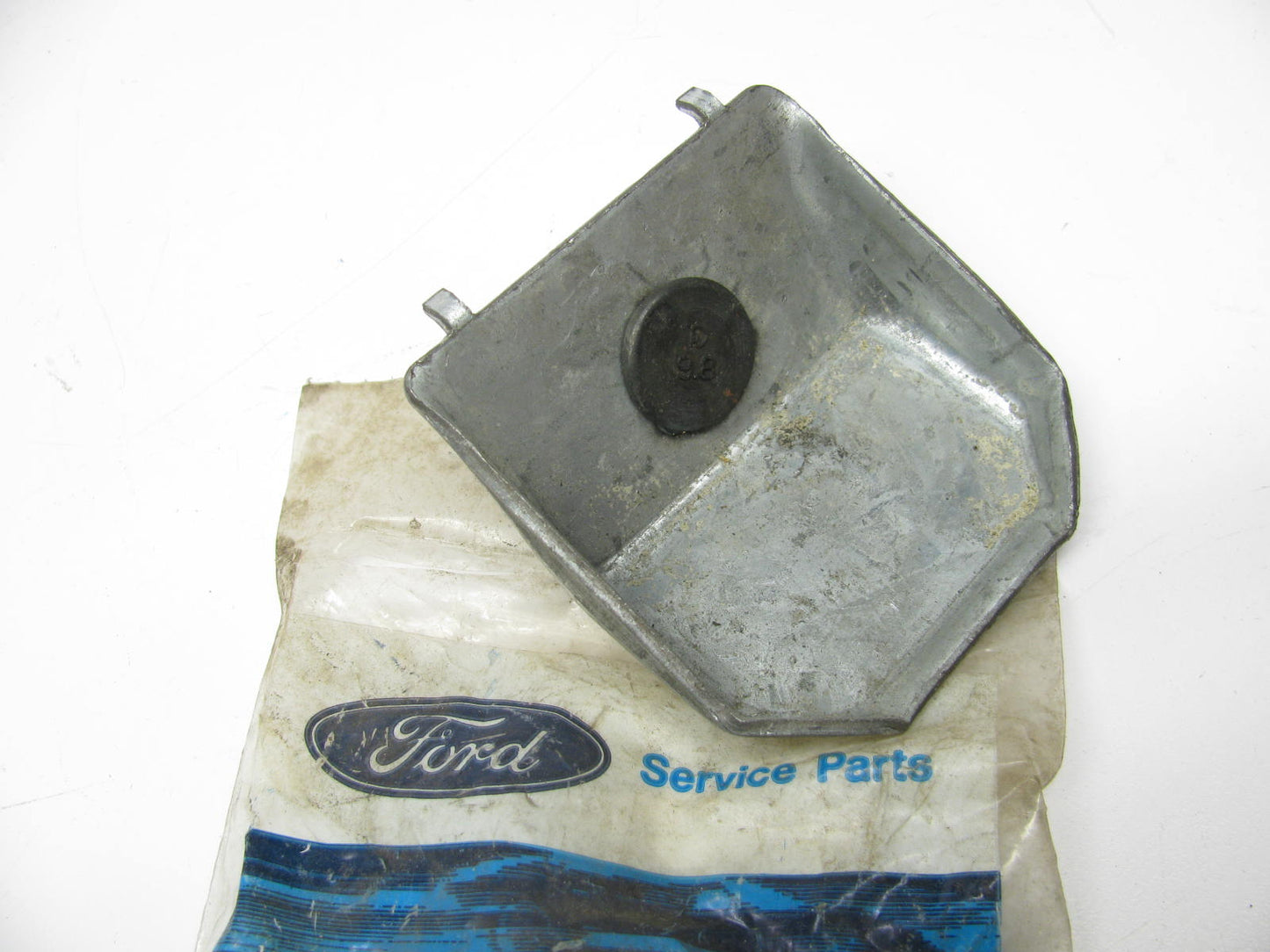 NEW - OEM Ford E4HZ-16C866-A Hood Bumper Striker 1984-1990 B-F600/800 Tilt Hood