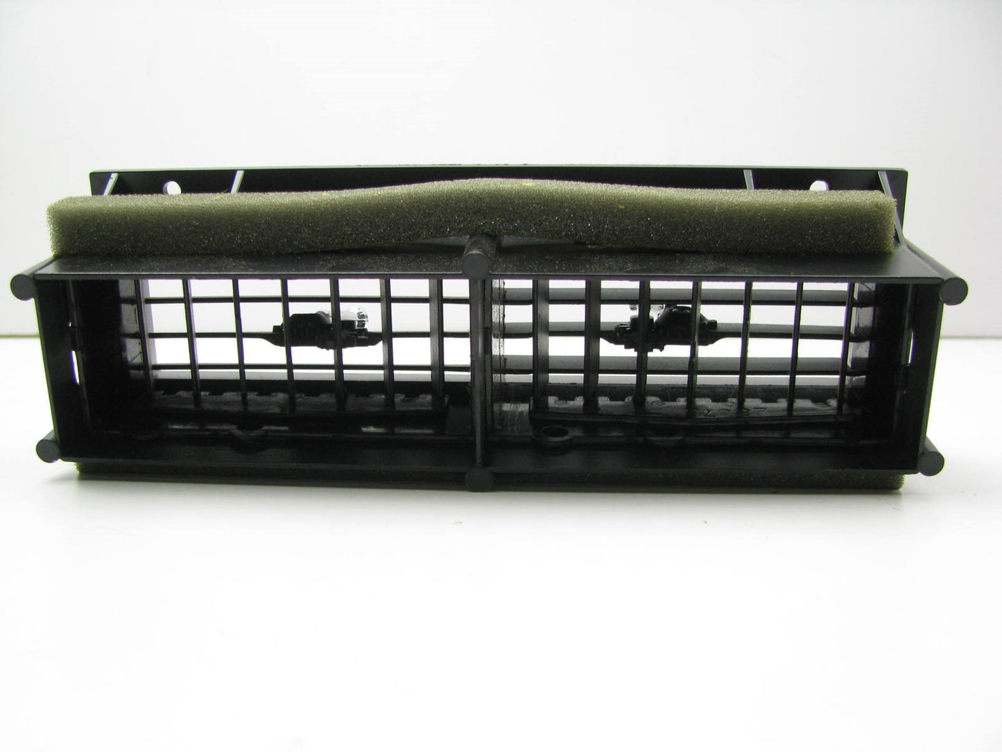 NEW - OEM Ford E4HZ-19893-A Center Vent Register 1984-1986 Ford LN-LNT9000 Fleet