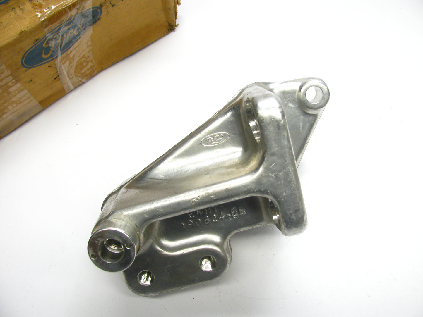 NOS OEM Ford A/C Compressor Bracket E4HZ-19D624-E