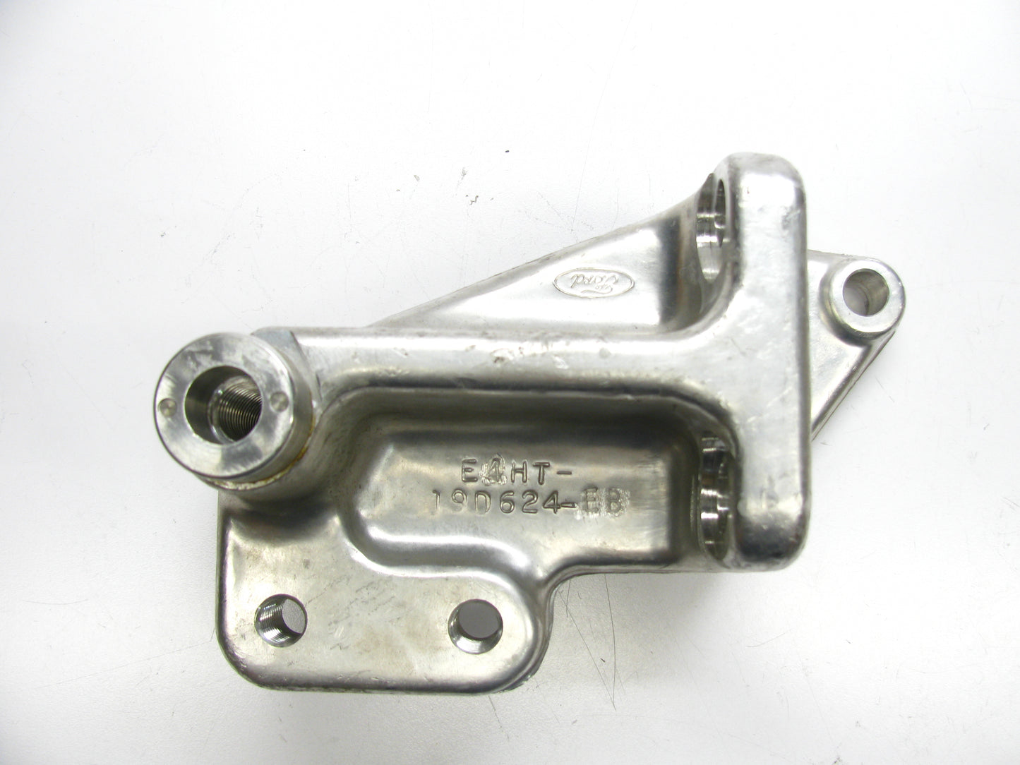 NOS OEM Ford A/C Compressor Bracket E4HZ-19D624-E