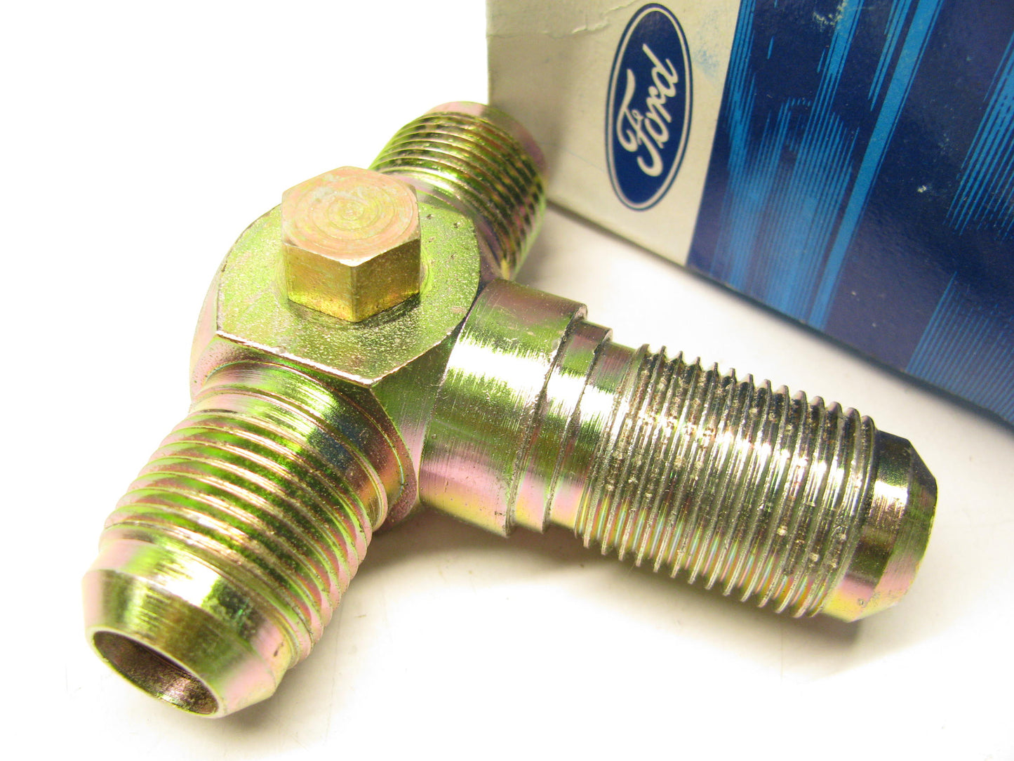 NEW - OEM Ford E4HZ-2K572-B Air Brake Tube Connector 3-Way