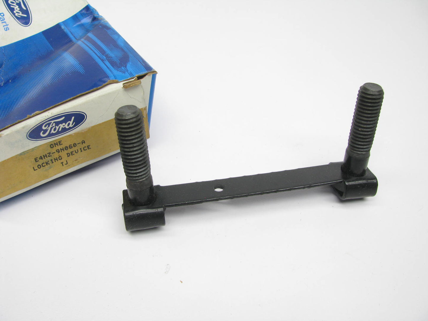 NEW - OEM Ford E4HZ-9N060-A Left Fuel Tank Bolt Locking Device 1984-1990 F600