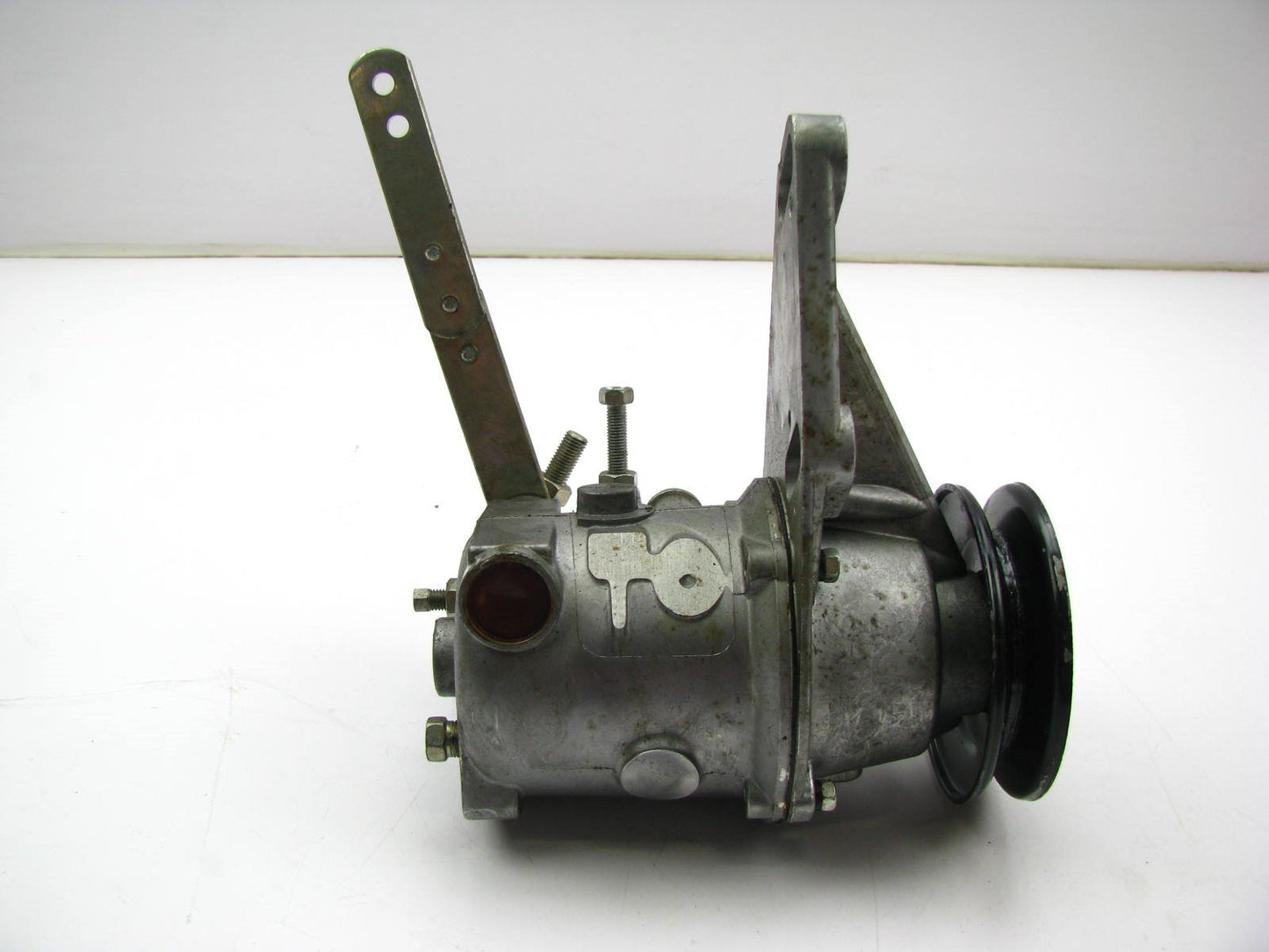 NOS OEM Ford E4JL-12450-CA Tractor / Industrial Engine Governor HOOF BD875D