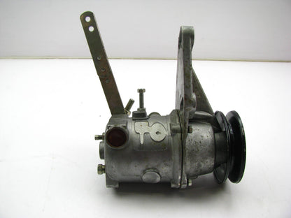NOS OEM Ford E4JL-12450-CA Tractor / Industrial Engine Governor HOOF BD875D