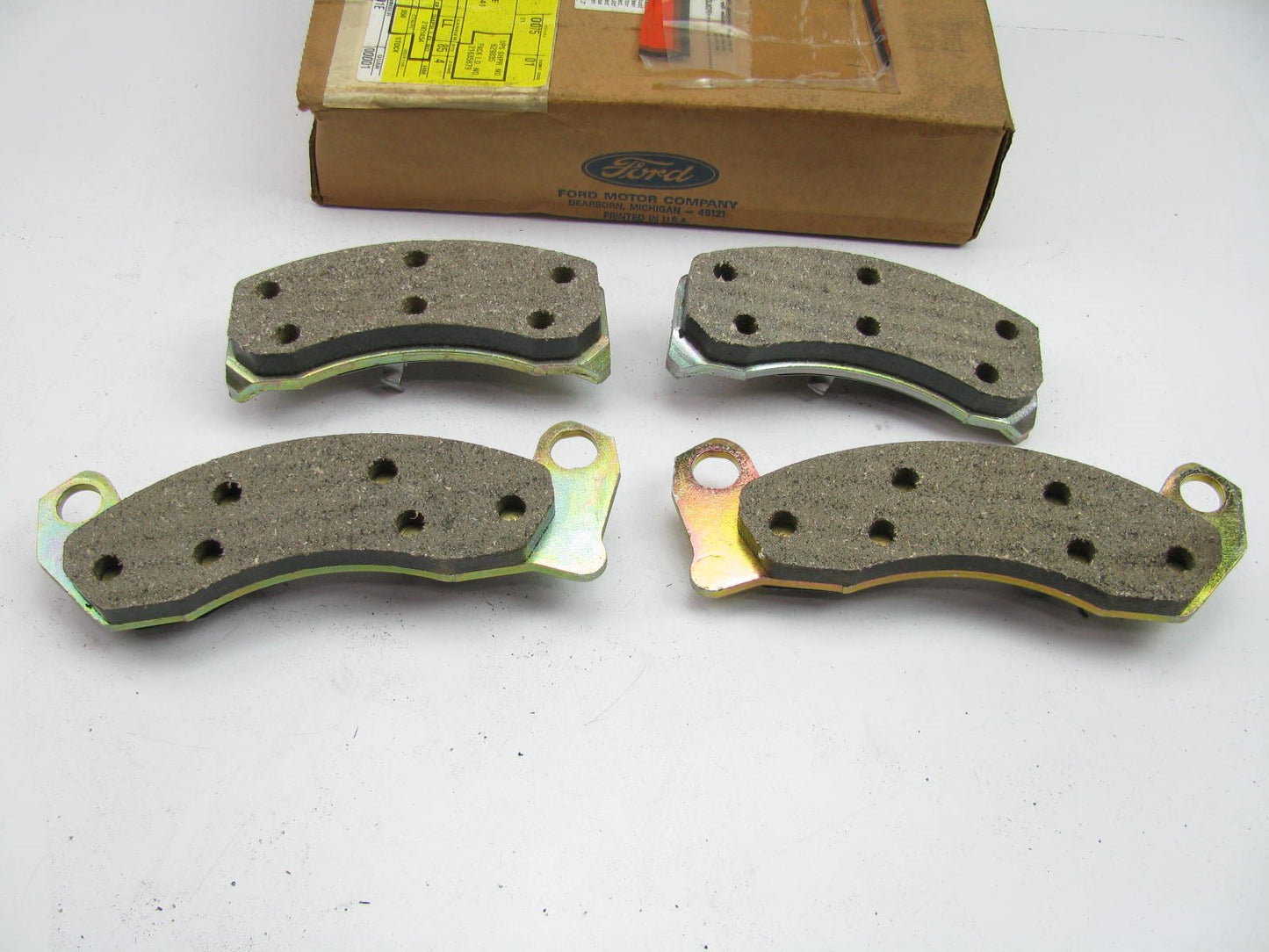 NEW GENUINE OEM Ford E4LY-2001-E FRONT Disc Brake Pads