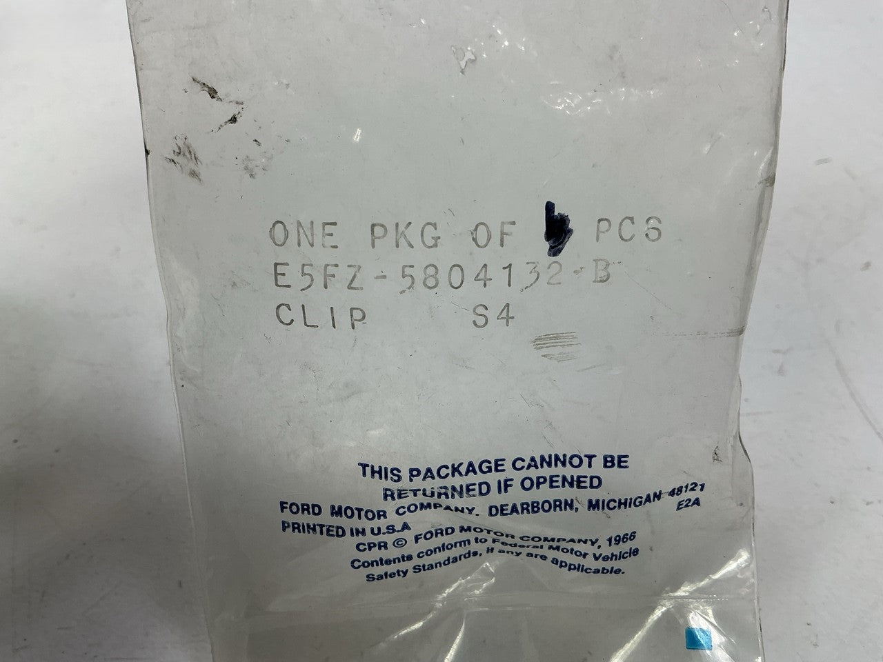 NEW - OEM Ford E5FZ-5804132-B Sun Visor Arm Clip 1985-89 Escort, 85-87 Lynx