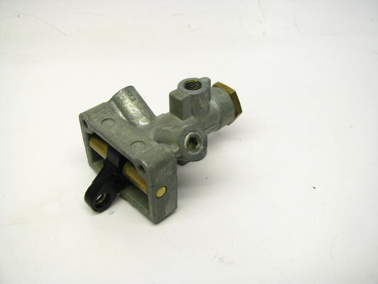 1985-1990 LN7000 Truck NOS OEM Ford Parking Brake Control Valve E5HT-2K806-C