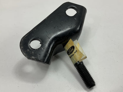 NEW - OEM Ford E5SZ-4A490-A Rear Right Axle Damper Bracket 1985-1988 Thunderbird
