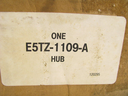 NEW - OEM Ford E5TZ-1109-A Rear Wheel Hub Assembly 1985-1997 F-250 SRW