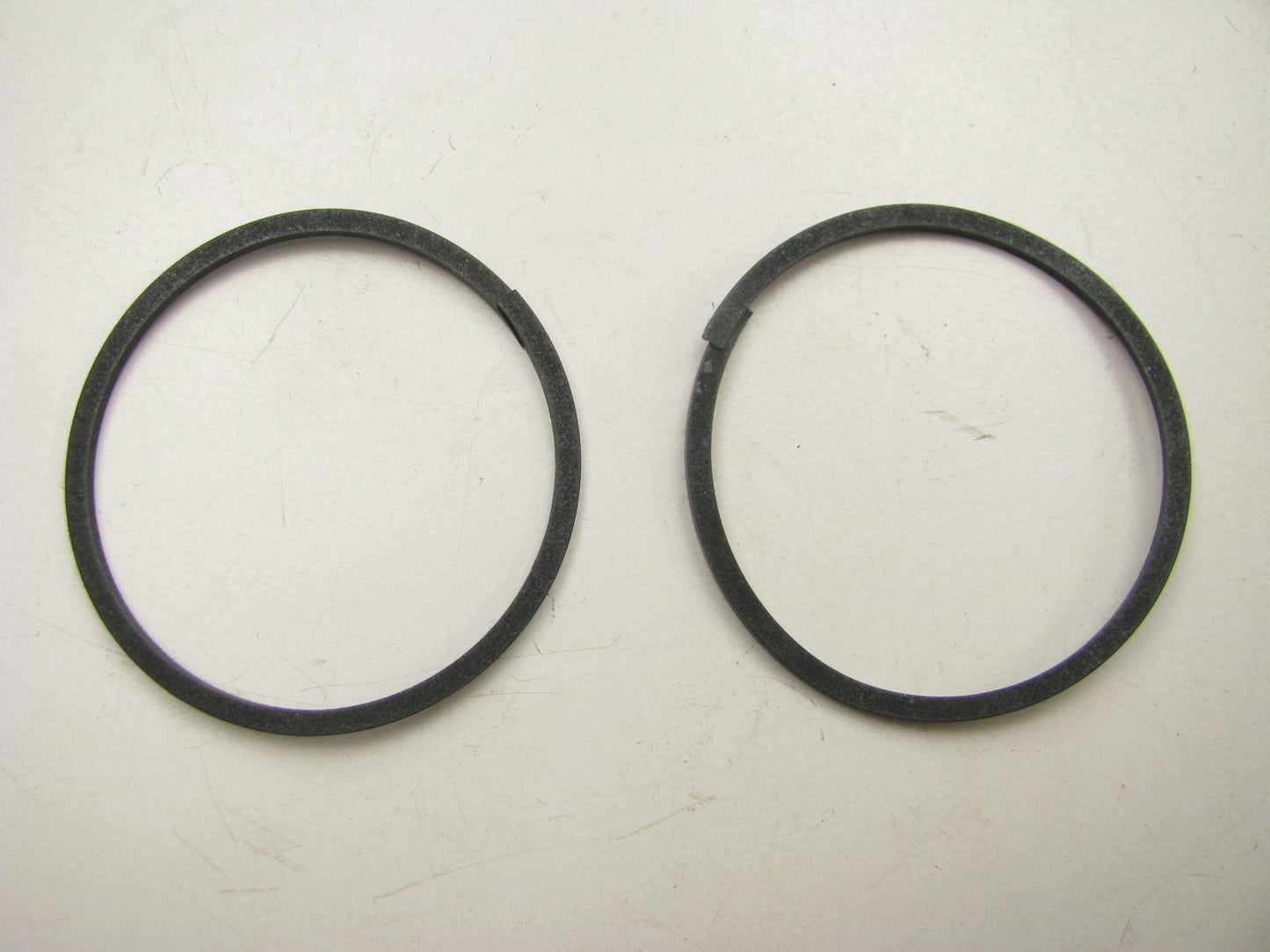 (2) NEW - OEM Ford E5TZ-7D025-A Transmission Overrdrive Brake Drum Seal - A4LD