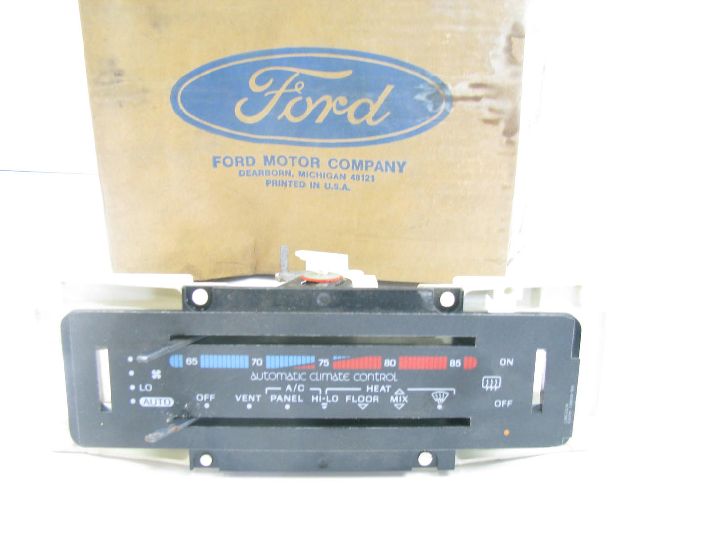 NOS OEM Ford E5VY-19980-A A/C Heater Control Panel Switch - 1985-1987 Town Car