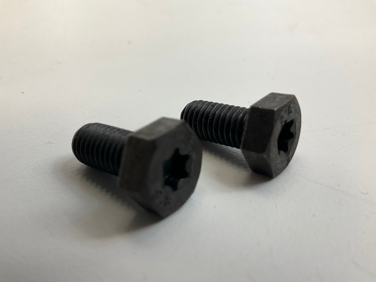 (4) NEW Ford E5ZZ-7C210-A Transmission Countershaft Bearing Retainer Bolt, T5