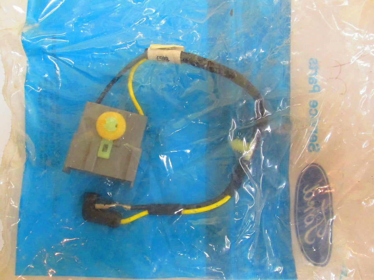 NEW - OEM Ford E69Z-15A056-A Cigar Lighter Wiring Assembly 1986-1992 Aerostar