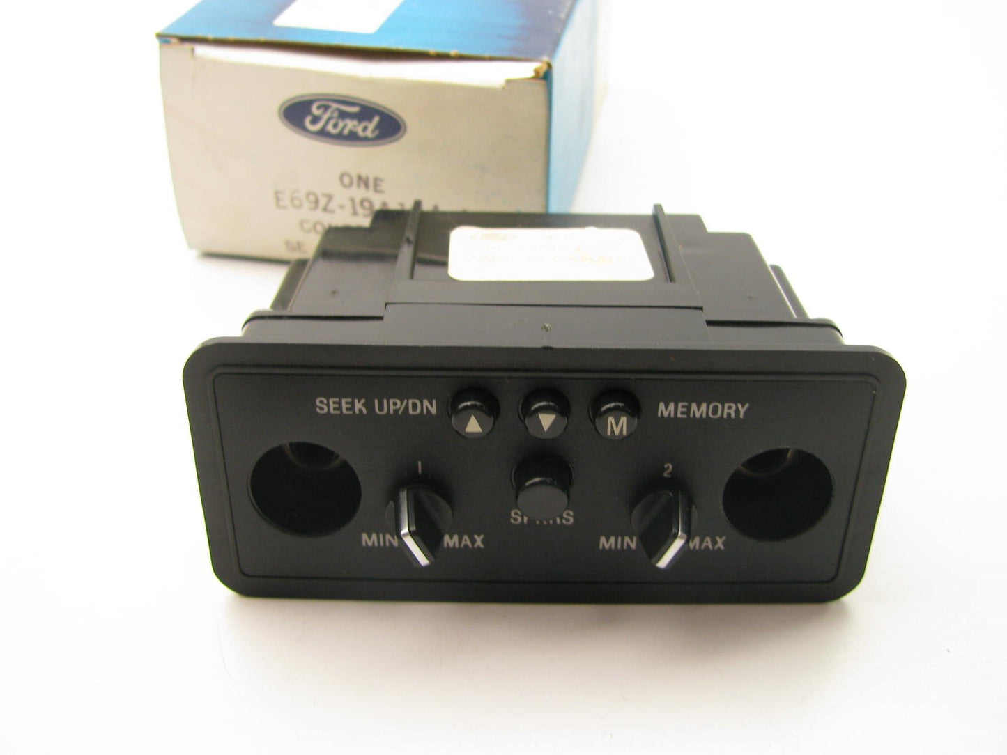 NEW OEM Ford E59F-19A164-AB Dual Headphone Jack REAR Radio Control Switch