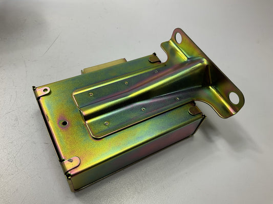 DENTED - OEM Ford E6AZ-5A919-A Air Suspension Control Module E6AC-5K860-AA