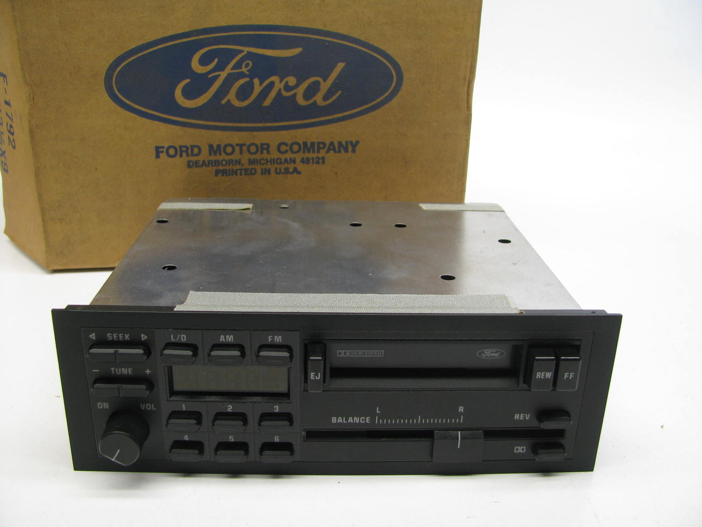 Ford OEM E6DZ-18806-C Midline Electronic AM/FM Radio 1986-88 Thunderbird Cougar
